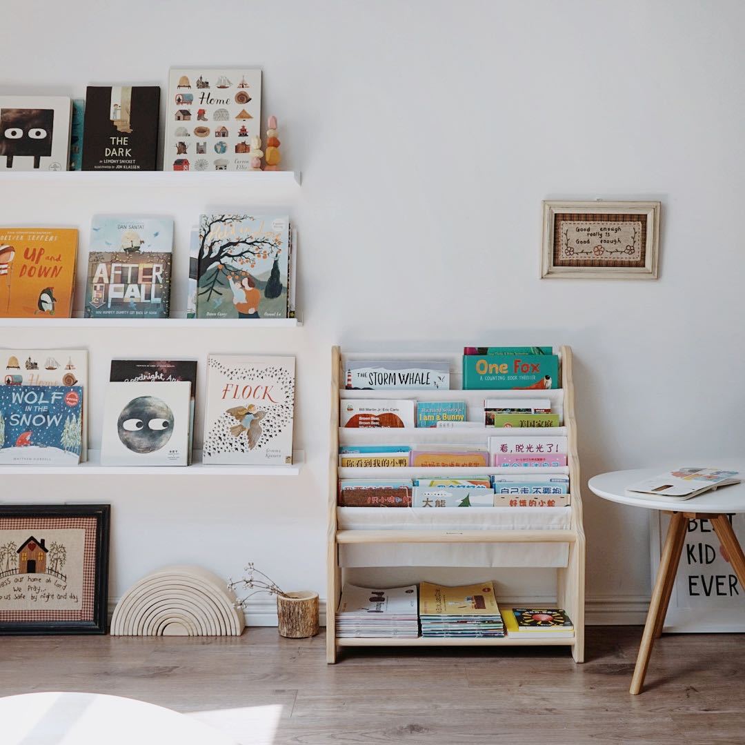 Wooden bookshlf